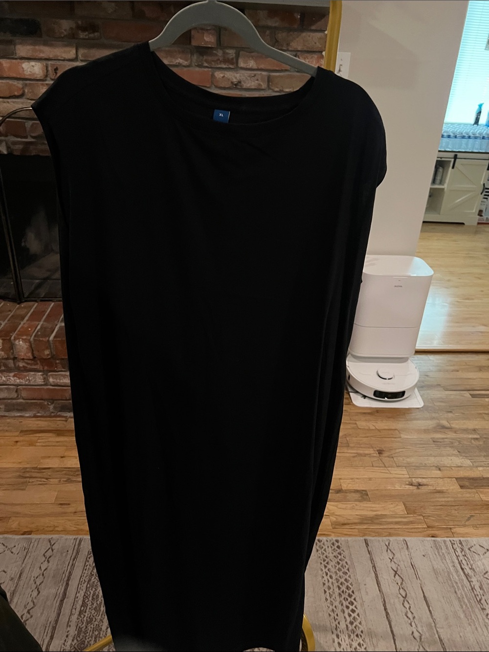 Old Navy Black Sleeveless Midi Shift Dress